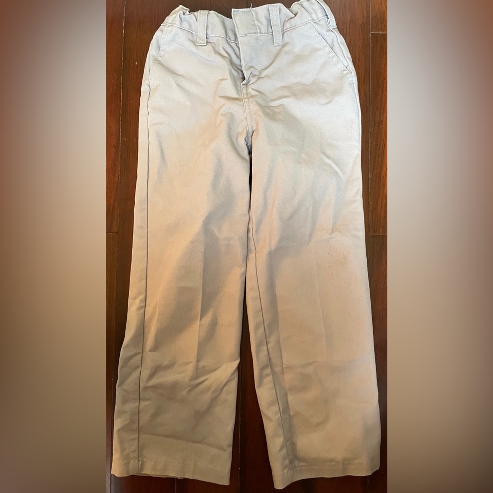 Dickies boys grey dress pants. Size 6 with adjustable waist.